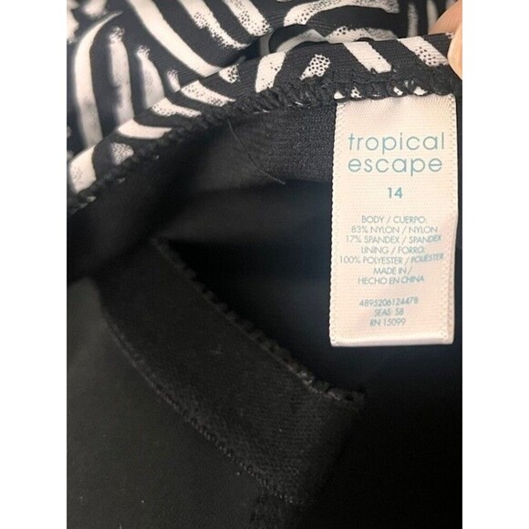 TROPICAL ESCAPE WOMENS BLACK & WHITE GEOMETRIC SKATER SWIM DRESS FLOWY SIZE 14 - Picture 3 of 3